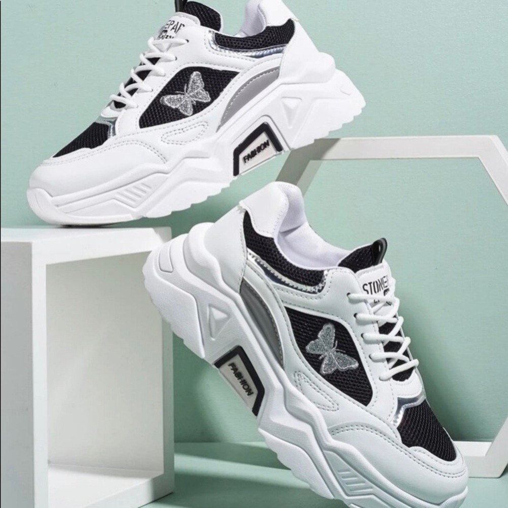 Butterfly Embroidered butterfly sneakers